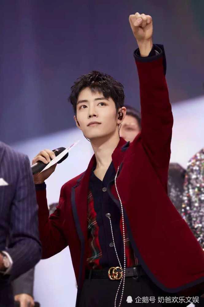 肖战的照片背景,肖战写真背景下的时尚魅力解析