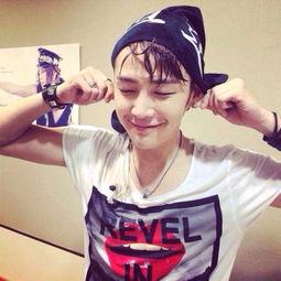 男生网红生活照,揭秘时尚潮流背后的日常