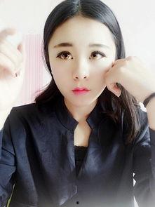 伦美女主播,网络红人的崛起与影响力