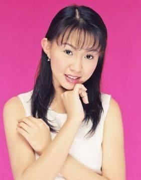 卓依婷死亡图片,一代歌后陨落，追忆永恒的歌声旋律”